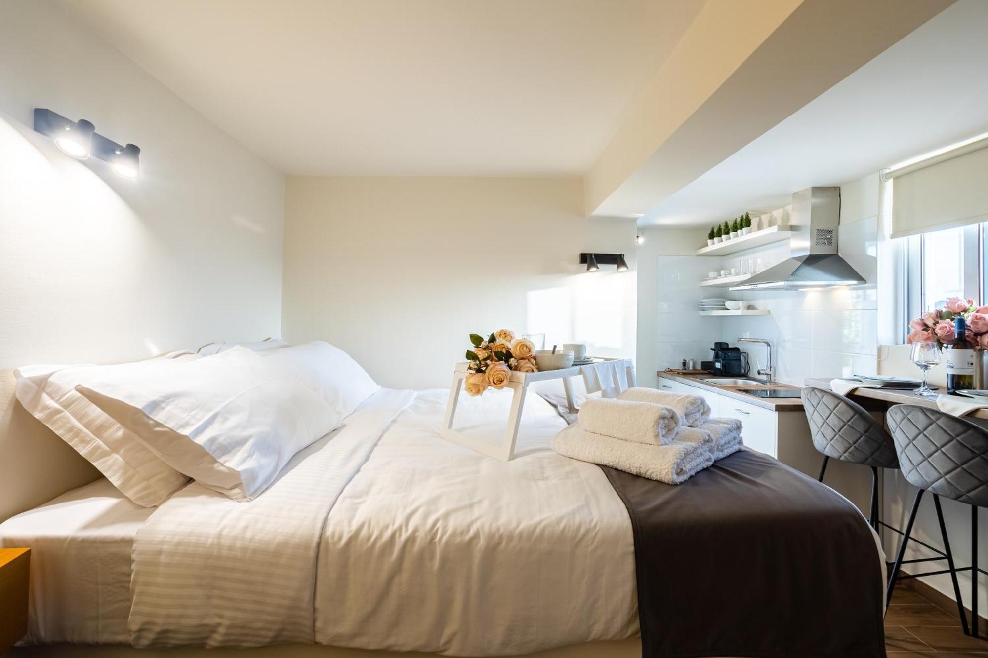 Villy'S Comfort Zone Apartments Kalamata Exterior foto